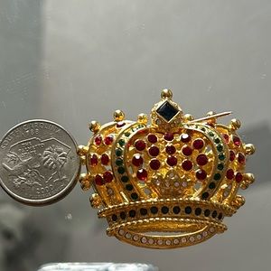 Royal crown pin brooch